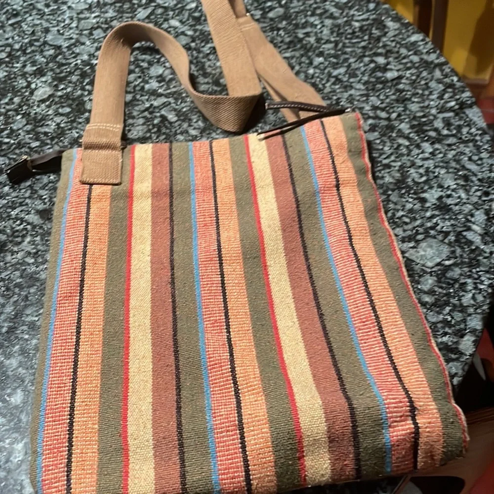 American Rag Gold‎ And Multicolored Medium crossbody bag